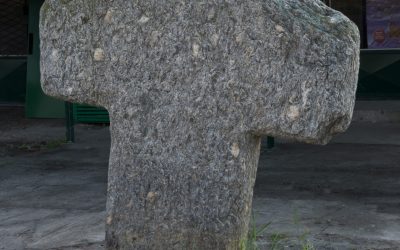 Велики камени крст у Јабуци